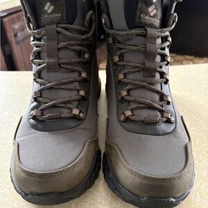 Columbia Olive Green Men's Waterproof Hiking Boots